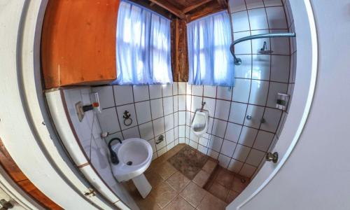 Balcony Bedroom Suite w Romantic Sunsets - AC - Pool