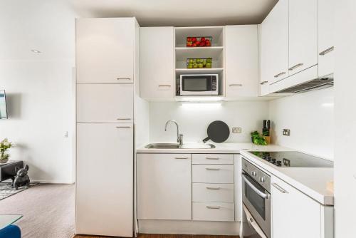Luxury 2BR Apt Pool, Gym, Prime Spot Zodiak Stays, Auckland (zdjęcie 4)