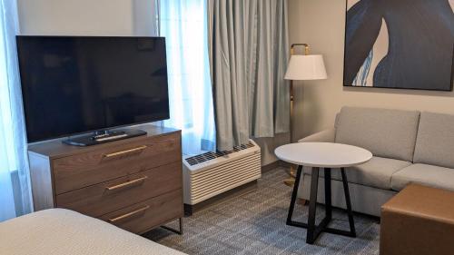 Staybridge Suites Bismarck an IHG Hotel - image 13
