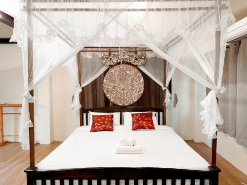 Monfai Culture House in Pa Ton