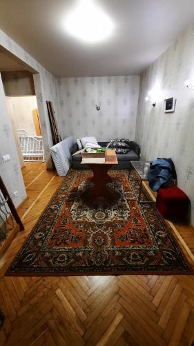 2 кімнатна Квартира подобово у центрі Полтави біля ЦУМу з власною закритою парковкою Документи для відрядження Мережа квартир, Poltava (fotografie 4)