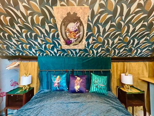 1 king bed, 1 sofa bed