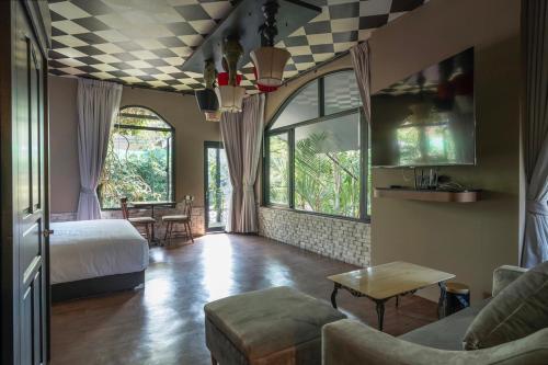 room detail thumbnail 0