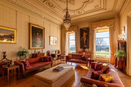 Errol Park - Stately Home & Views Sleeps 40 in Errol