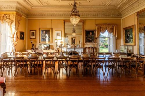 Errol Park - Stately Home & Views Sleeps 40 in Errol