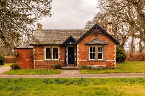 Errol Park - Stately Home & Views Sleeps 40 in Errol