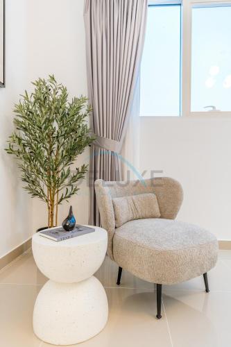 City View 2BR Just Steps from the Mall, Roxana Residence B, Jumeirah Village Circle by Deluxe Holiday Homes, Dubai (foto 9)