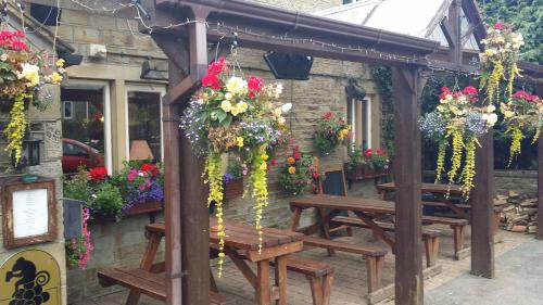 The Rose and Crown - image 12