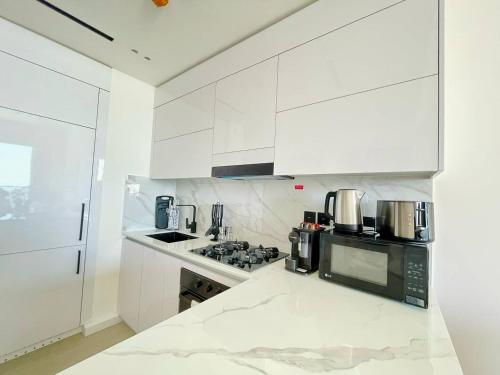 Gold Kissed 1br Apt In The Heart Of Jvc!, Dubai (photo 7)
