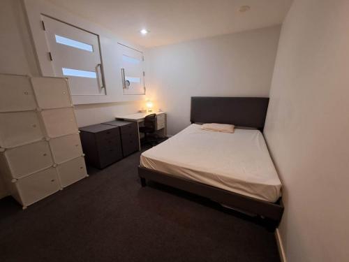 Quiet secure home in CBD, handy close to Downtown Britomart Ferry and Spark Arena, Auckland