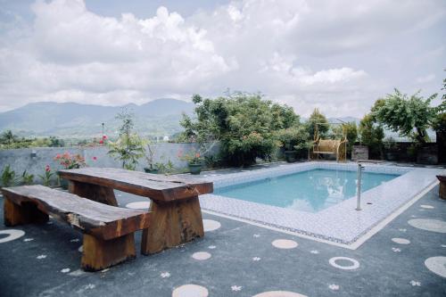 Плувен басейн, Capital O 91837 Villa Bukit Leddu in Labulia