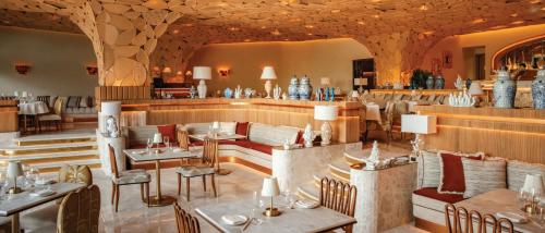 Jumeirah Marsa Al Arab Dubai - image 12