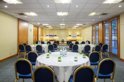 Holiday Inn Cambridge an IHG Hotel - image 7