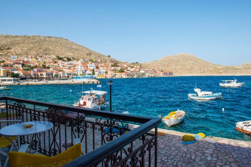 Erkély/terasz, Halkis Muses in Halki