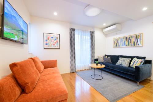 Sangen-jaya House-O, Tokyo