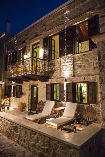 Bejárat, Halkis Muses in Halki