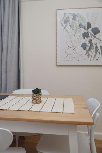 Bentleigh East House by Ready Set Host in Oakleigh