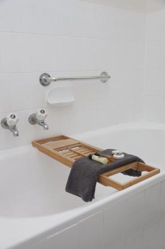 Bentleigh East House by Ready Set Host in Oakleigh