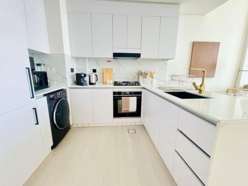 Stylish 1br In Jvc Balcony, Pool & Free Parking, Dubaj (fotografie 6)