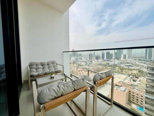 Stylish 1br In Jvc Balcony, Pool & Free Parking, Dubaj (fotografie 4)