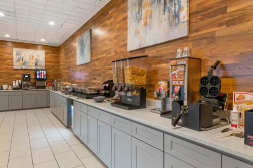 Best Western Brooklyn Center Hotel & Conference Center in Brooklyn Center, USA