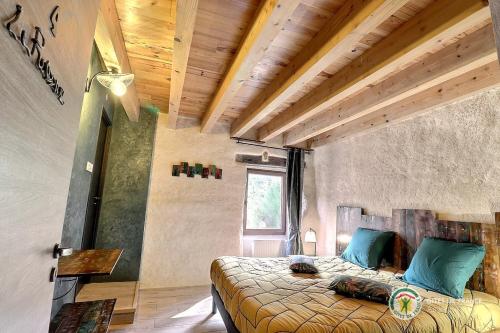 2 twin beds