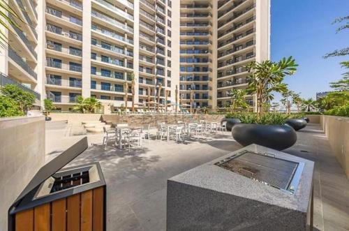 Dubai Canal and City Views 1BR, Minutes Drive to Burj Khalifa, DAMAC Zada Tower, Business Bay by Deluxe Holiday Homes, Dubai (Foto 4)