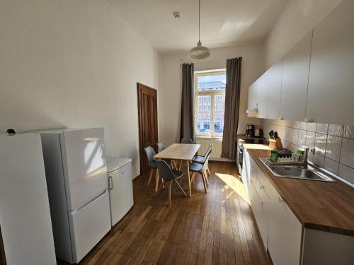 Sehr große Unterkunft mit 6 Schlafzimmern, Küche, Bad und großem Wohnzimmer im Herzen von Leipzig, Lipsko (fotografie 5)