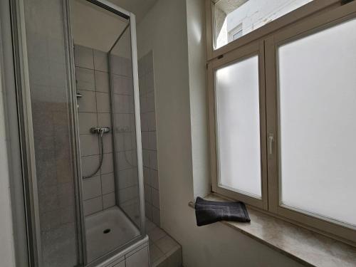 Sehr große Unterkunft mit 6 Schlafzimmern, Küche, Bad und großem Wohnzimmer im Herzen von Leipzig, Lipsko (fotografie 9)