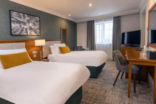 2 twin beds