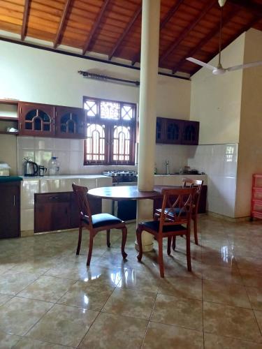 dapur, Kapi Villa in Deniyaya