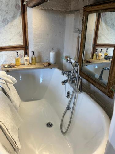 Valley Farmhouse, Westhall in Westhall