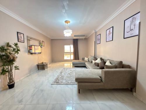 Elite Apartments in Mohandseen - Families only, Káhira