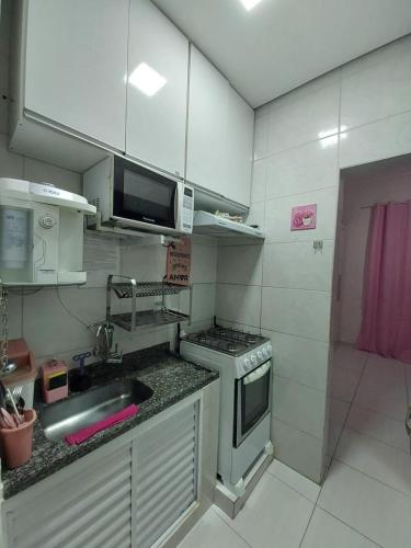 Apartamento kitnet na Praia Grande próximo ao mar (Apartamento kitnet na Praia Grande proximo ao mar) in ซิดาเดโอเซียน