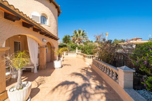 منظر, Villa Son Serra, Pool and Chill Out close to the beach in سانتا مارجاليدا