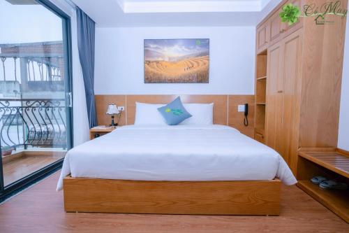 Deluxe Double Room with Balcony image 6