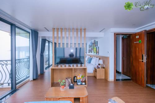Suite with Mountain View image 6