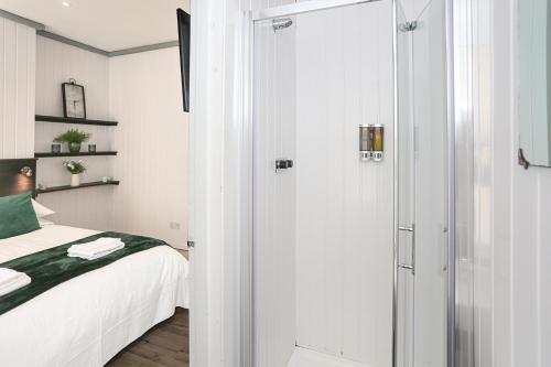 OYO Queens Quarter - image 8