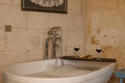 Anatelein Cave Hotel