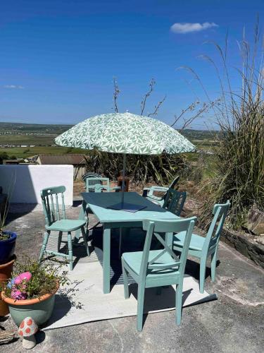 Hillside Hideaway in Еністімон