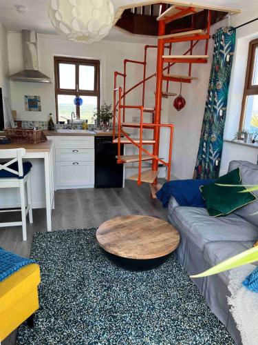 Hillside Hideaway in Еністімон