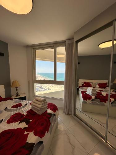 סוויטת אהבה מתוקה על הים-Sweet Love Suite on the sea in Bat Yam