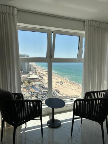 סוויטת אהבה מתוקה על הים-Sweet Love Suite on the sea in Bat Yam