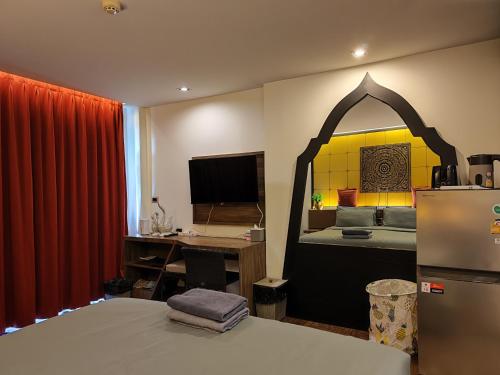 7 Floor - Pool view Studio room at TBHR near Kata beach, Kata Beach (foto 4)