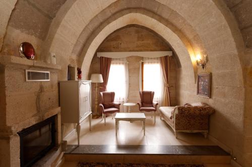 Anatelein Cave Hotel