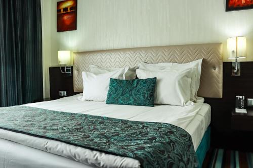 Notte Hotel - image 14