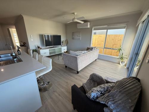 Your Coastal Haven - Brand New Home by the Bay! – khách sạn tại Bán đảo Redcliffep