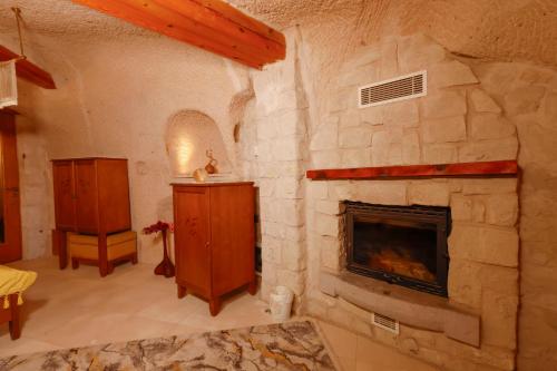 Anatelein Cave Hotel