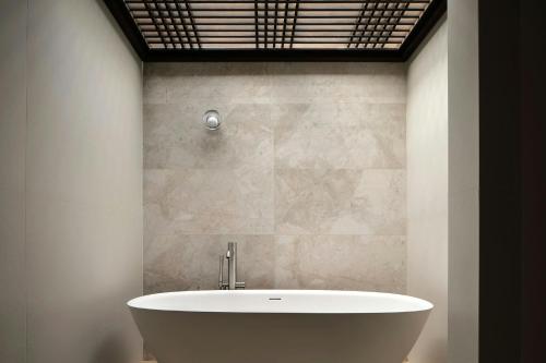 Bathroom, JW Marriott Crete Resort & Spa in Akrotiri