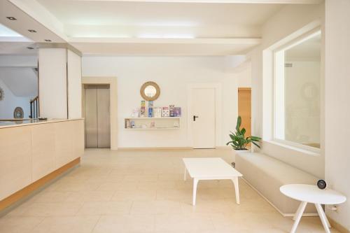 Apartamentos Isla Del Sol - image 10